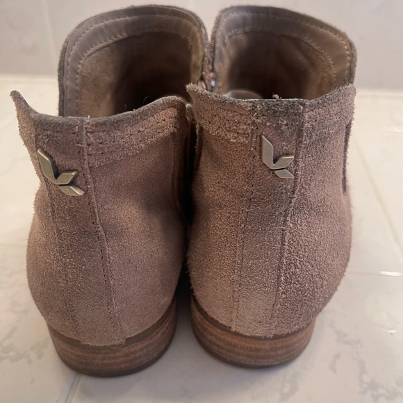 Koolaburra by UGG Women's Cheyanne Fashion Boot - Picture 2 of 2